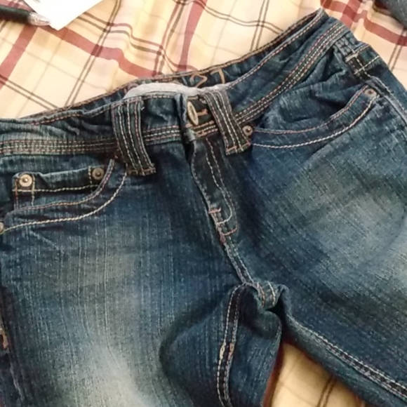 Extra - Picture 1 of 2